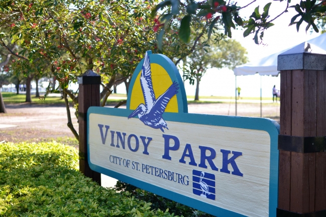 Del Centro Condos Old Northeast St Petersburg Florida is in walking distance of Vinoy and Northshre Parks which include bark parks, playground, open green spaces, volleyball and tennis courts, and swimming pool